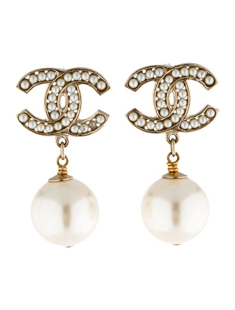 Chanel earrings cc macy's